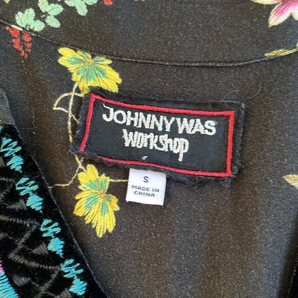 Johnny Was Workshop velvet trim blouse. Size S - Picture 3 of 6